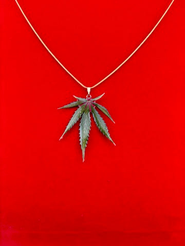 Hemp Leaf Pendant - Strain: Pink Runtz#12