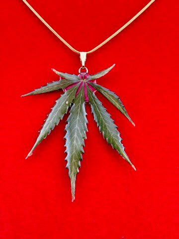 Hemp Leaf Pendant - Strain: Pink Runtz#12