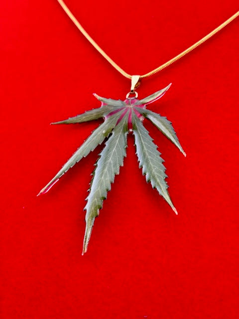 Hemp Leaf Pendant - Strain: Pink Runtz#12