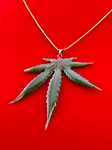 Hemp Leaf Pendant - Strain: Zittles#9